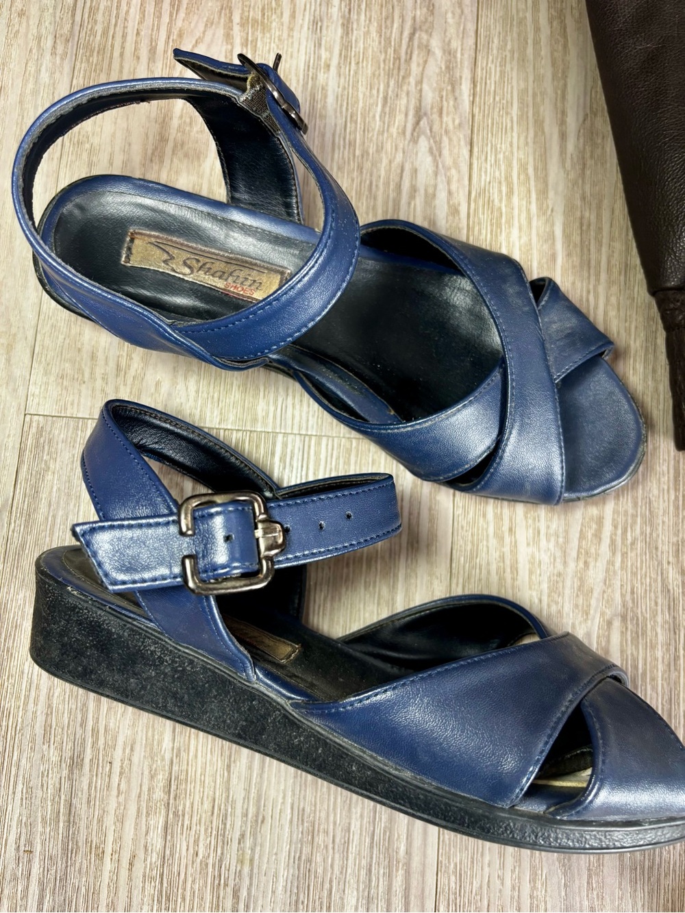 Vintage 90s Blue Leather Ankle Strap Sandals Platform Comfort Shoes Size 6 - Picture 3 of 4